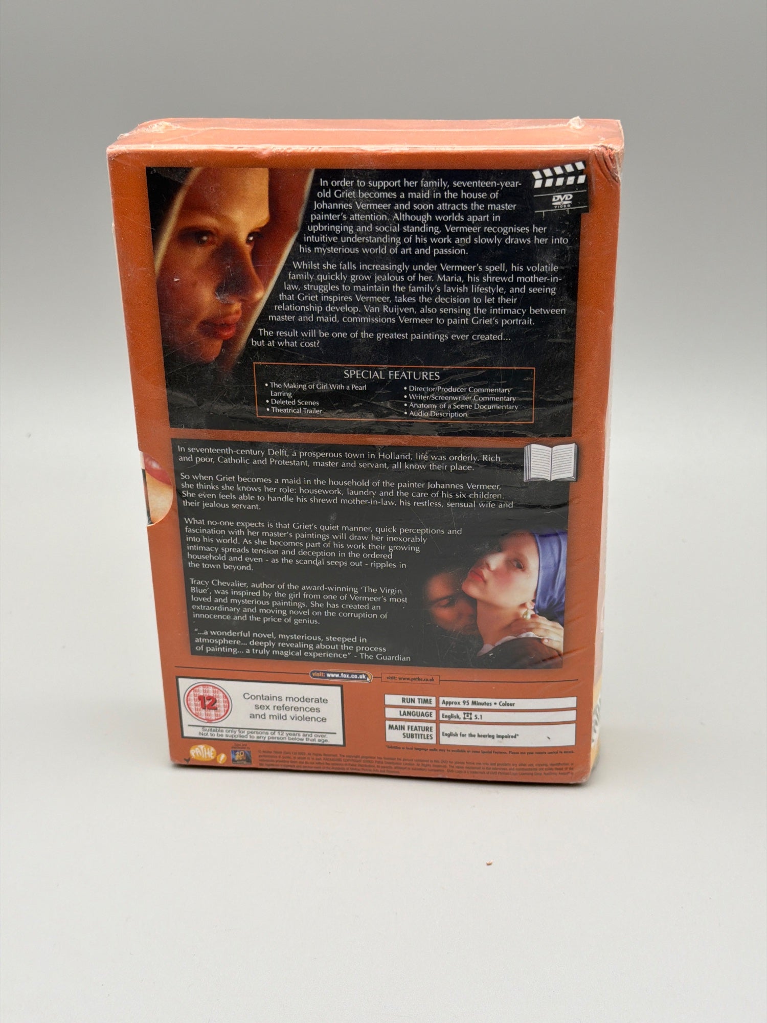 Girl With The Pearl Earring - DVD & Book Set