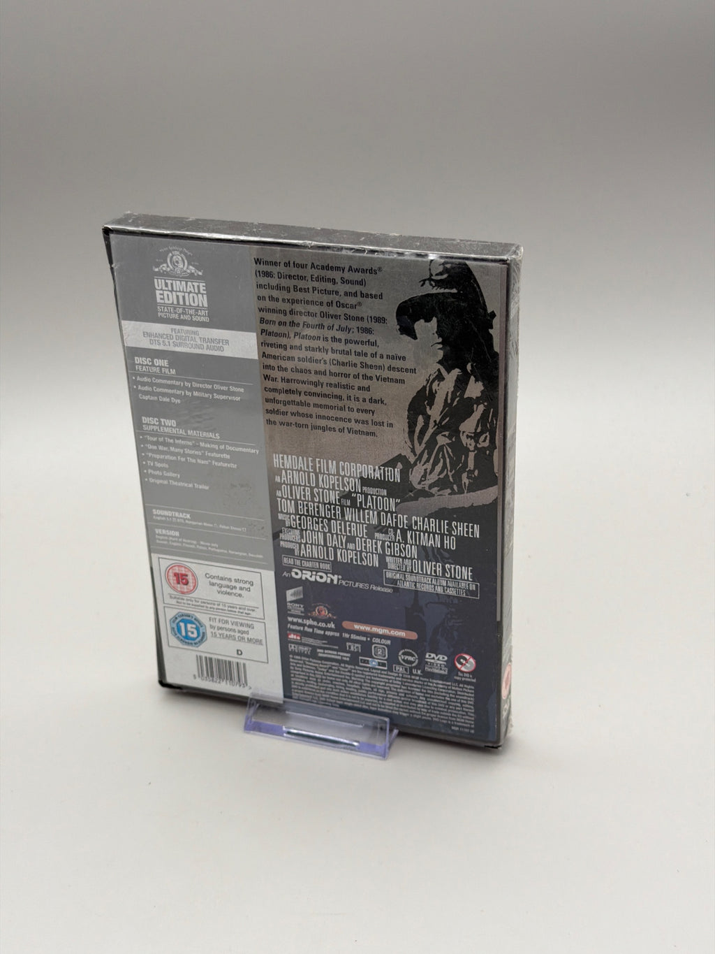 Platoon (2 Disc Ultimate Edition Collector's Set) [1986] [dvd] By Robert Rich.